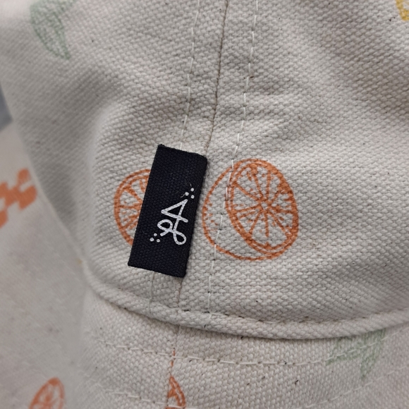 NEW Womens Vans Lizzie Armanto Allover Citrus Bucket Hat Natural Cream Size M/L - Picture 2 of 6